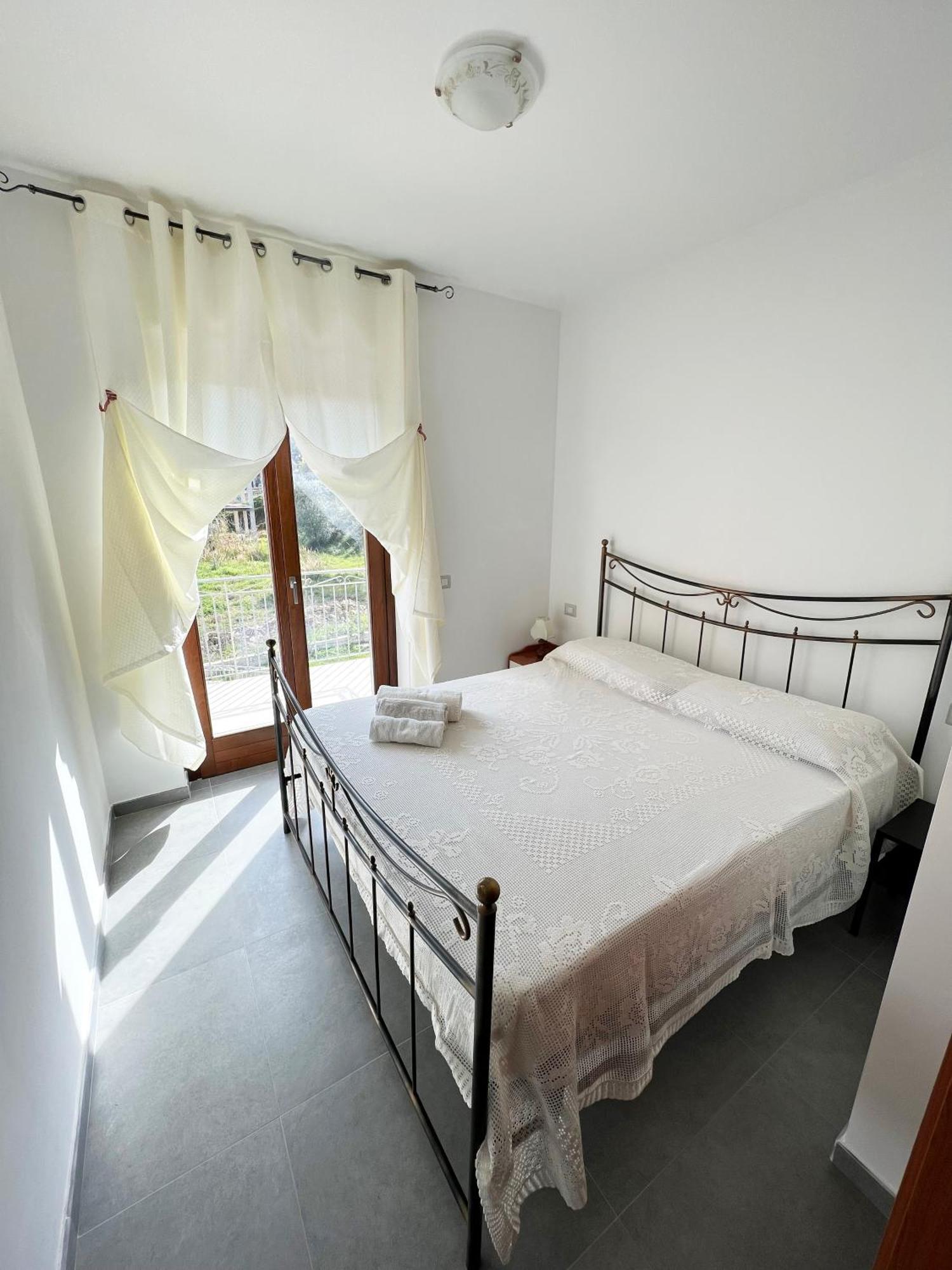 Country Holidays Residence Санта-Мария-ди-Кастеллабате Экстерьер фото
